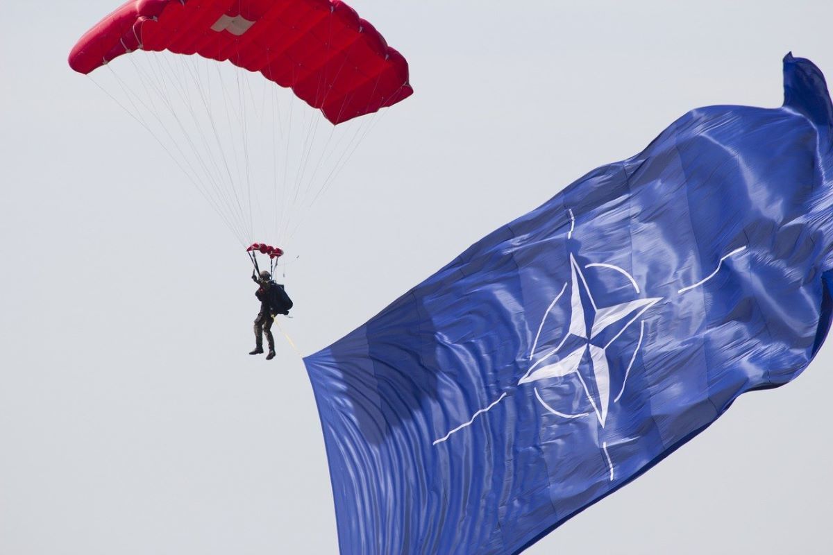 Atlantic: NATO will fall apart by 2025 after US rapprochement with Putin