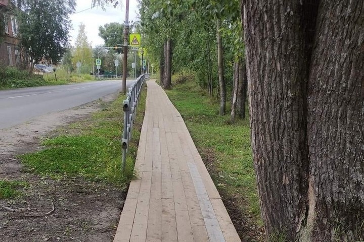 В Архангельске продолжаются ремонты деревянных мостовых