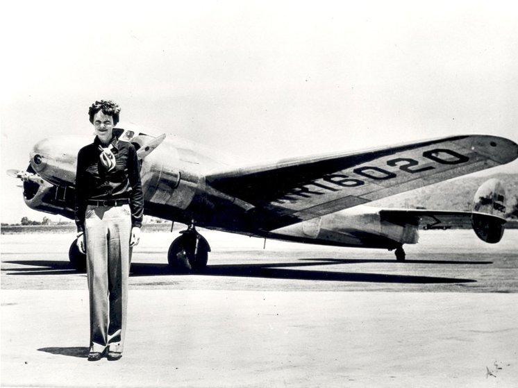 Отважная путешественница хотела стать первой совершившей кругосветный полет женщиной