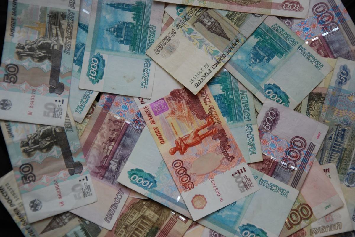 Средняя зарплата волгоградцев достигла 46 980 рублей