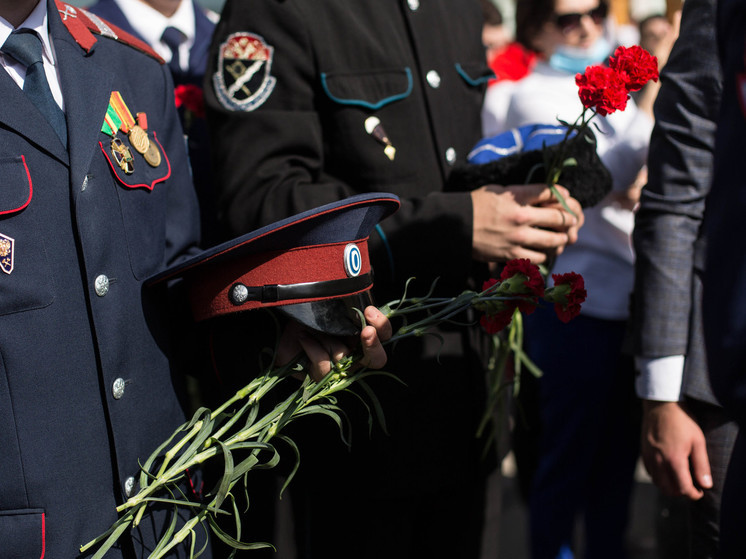 В Боровичах прошел митинг, посвященный Дню солидарности в борьбе с терроризмом