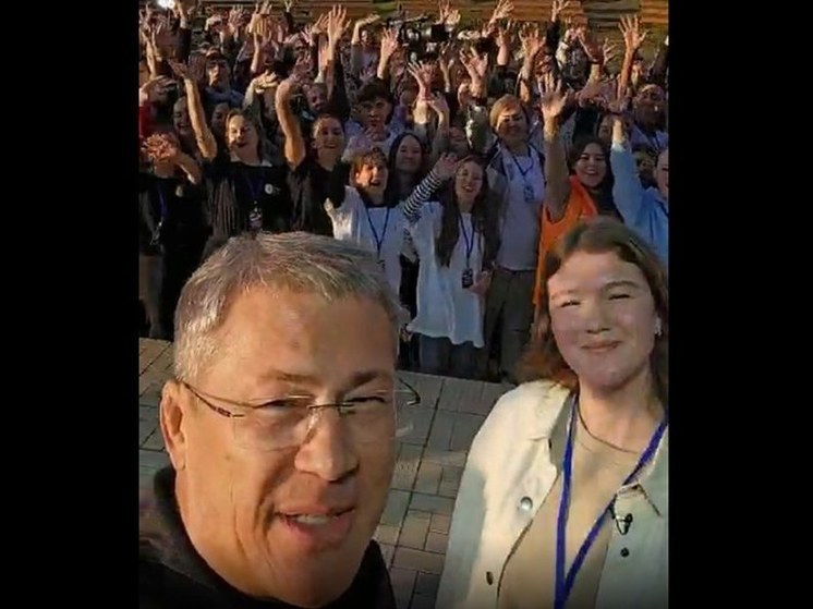 Радий Хабиров пообщался с участниками молодежного форума