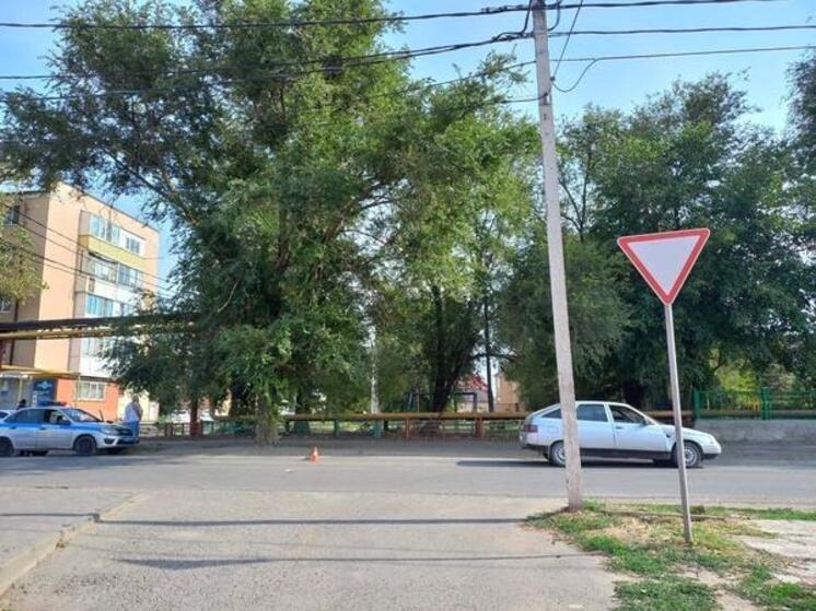 В Ростовской области девятилетний ребенок пострадал под колесами легковушки