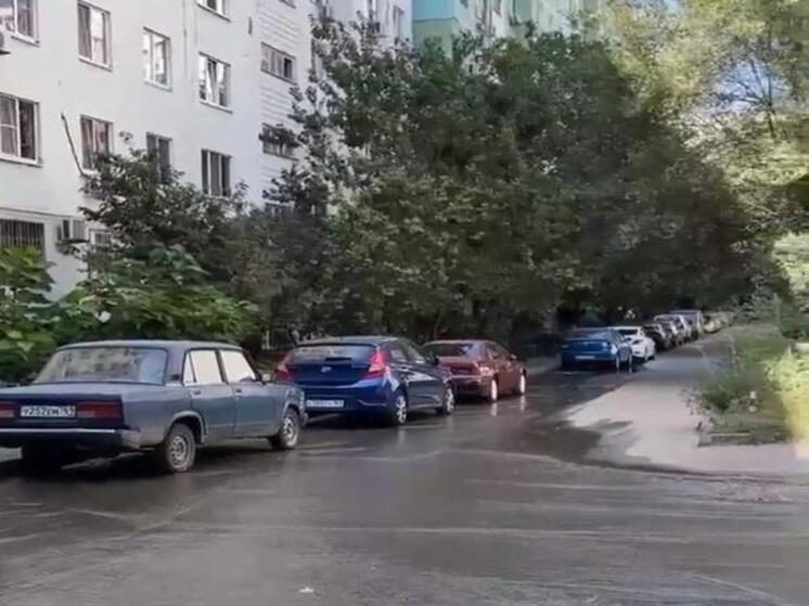 В Ростове из-за прорыва на Жмайлова сотни жители остались без воды