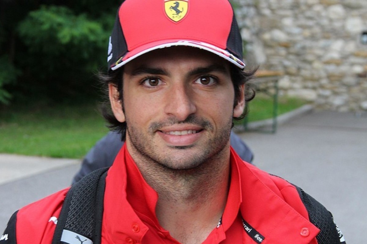 Дорогие часы украли у пилота Ferrari Сайнса в Милане