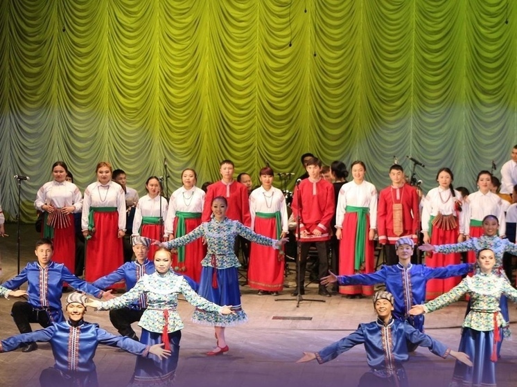 230 выпускников из Тувы поступили в вузы и училища культуры и искусства