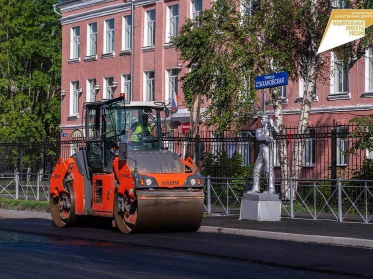 Новые люки и дорожные знаки: в Кемерове начался ремонт дороги в Кедровке