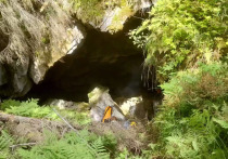 Это одна из карстовых пещер, расположенных в Вишерском заповеднике на севере края  