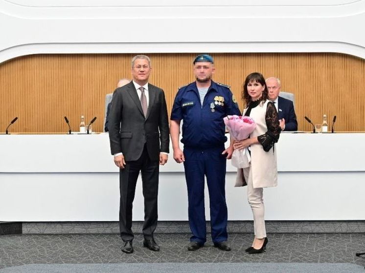 Радий Хабиров вручил участникам СВО медали имени Минигали Шаймуратова