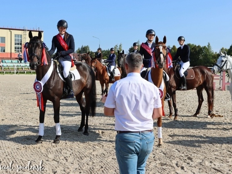 На ипподроме прошли соревнования на Кубок города Смоленска по конкуру