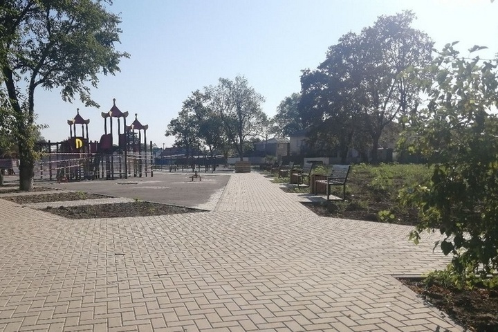 В Белореченском районе продолжают благоустройство парка