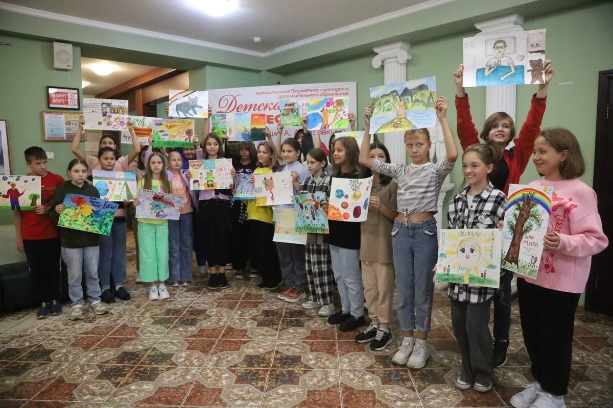В Серпухове провели конкурс рисунков «Пусть всегда будет солнце»