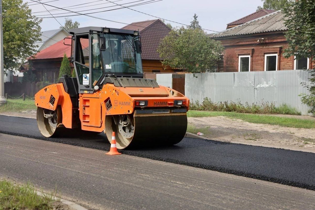 В Серпухове идет ремонт дороги на ул. Ленинского Комсомола