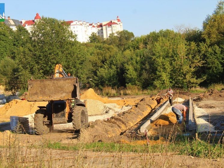 В Орле продолжается благоустройство ландшафтного сквера «Дворянское гнездо»
