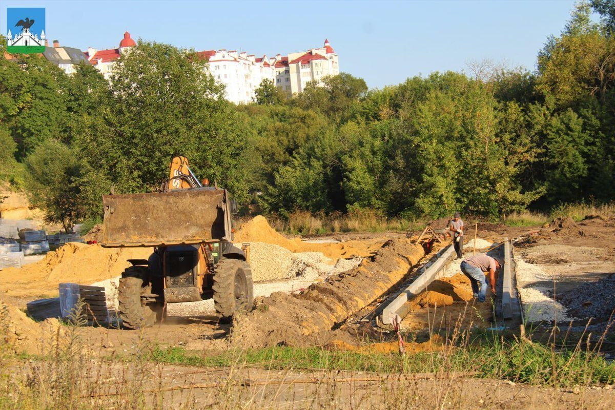 В Орле продолжается благоустройство ландшафтного сквера «Дворянское гнездо»