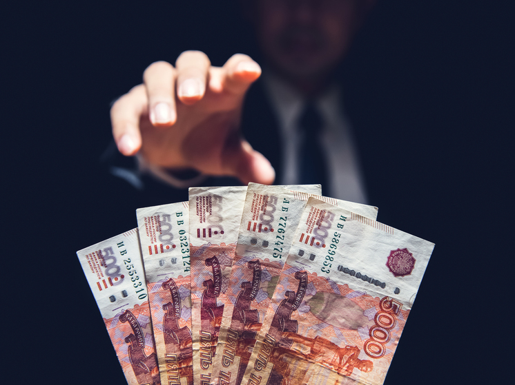 Внезапное озарение спасло сахалинку от перевода мошенникам 2,5 млн рублей