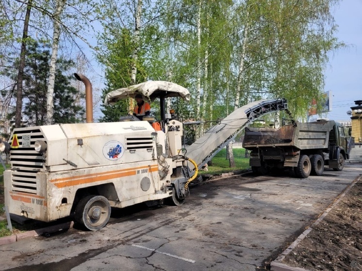 В Барнауле завершают благоустройство двух парков