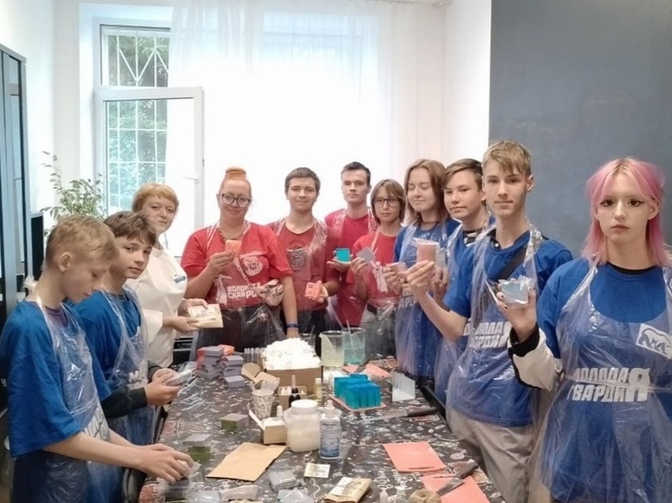 Смоленский филиал фонда «Защитники Отечества» передал подарочные наборы бойцам в зону СВО