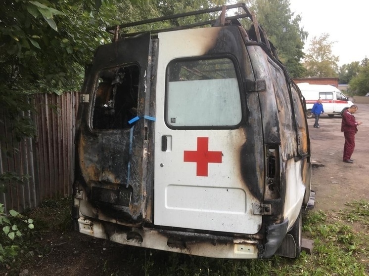 Машина скорой помощи в Череповецком районе сгорела пока ехала с вызова