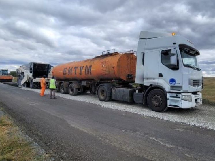 В Хайбуллинском районе Башкирии продолжается ремонт трассы
