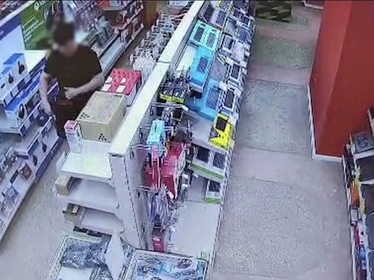 Житель Казани похитил две игровые приставки из пензенского магазина