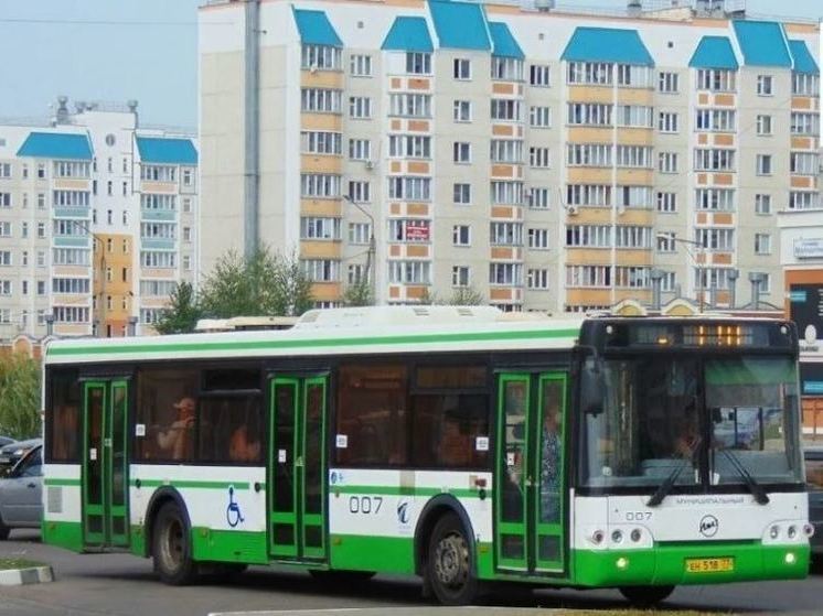 В Орле жителям микрорайона Лужки приходится ездить в переполненных маршрутках и автобусах