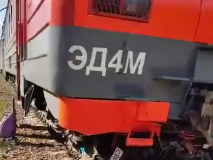 Женщина погибла в ДТП с электричкой в Подмосковье