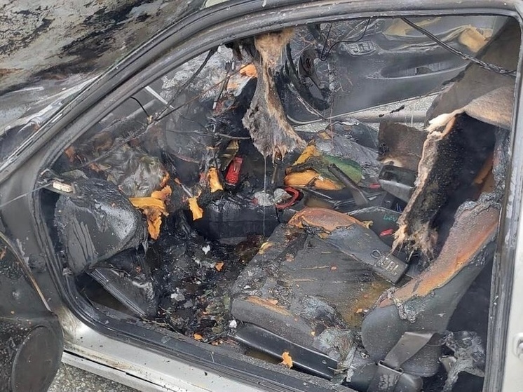 Автомобиль сгорел на улице Добропольская в Уссурийске