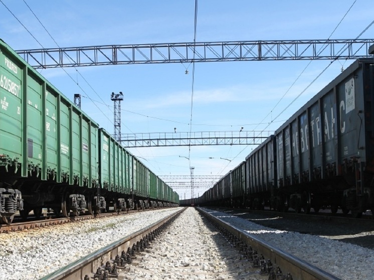 На СвЖД выросли перевозки удобрений и строительных грузов