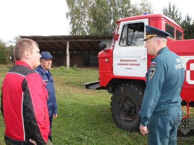 Подразделения добровольцев Новгородской области выезжали на пожары около 250 раз