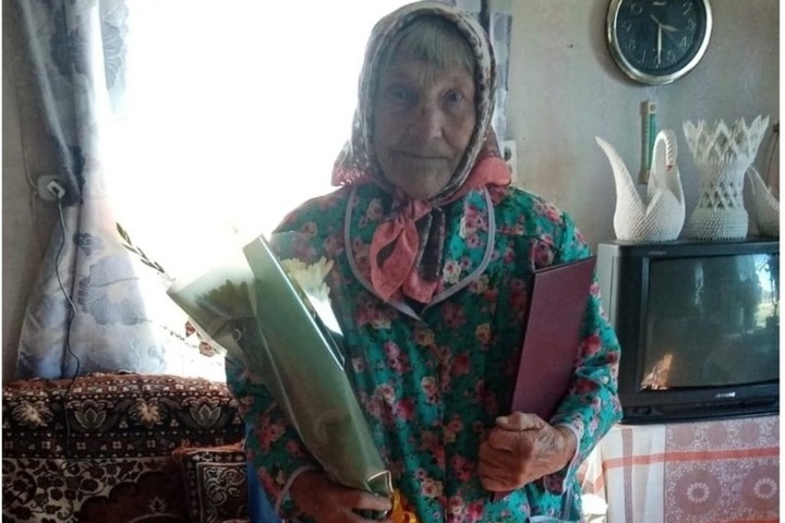  Многодетная жительница Псковского района отпраздновала 90-летний юбилей