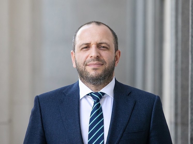 Верховная рада утвердила назначение Умерова министром обороны Украины