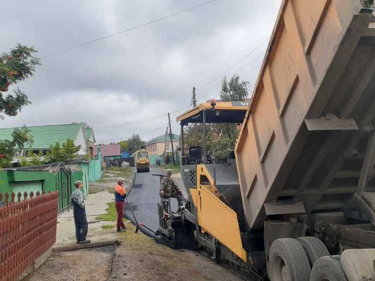 В Омске отремонтировали еще одну дорогу и въезд во двор