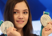 Российская фигуристка Евгения Медведева, двукратная чемпионка мира в одиночном катании, прокомментировала вопрос своего подписчика, интересовавшегося, как можно ее «затащить в постель»