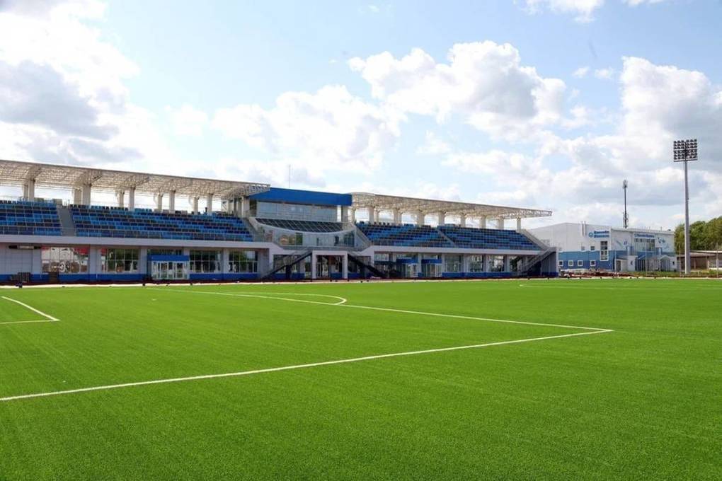 Юные футболисты уже приступили к тренировкам на обновленном стадионе «Витязь» в Вологде