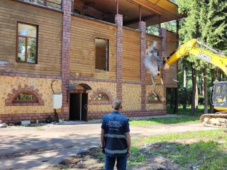 В Курортном районе снесли незаконно построенный ресторан «Максим»