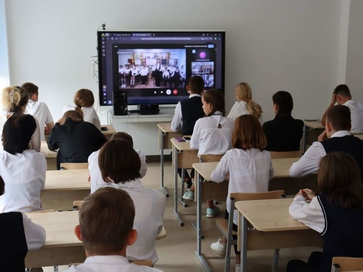 Ученики ДНР наладили телемост с российскими школами