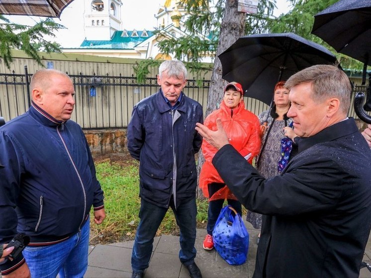 В Новосибирске благоустройство Нарымского сквера завершится в октябре