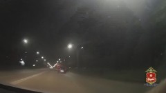 Попытка пьяной хакасской автоледи удрать от ДПС попала на видео