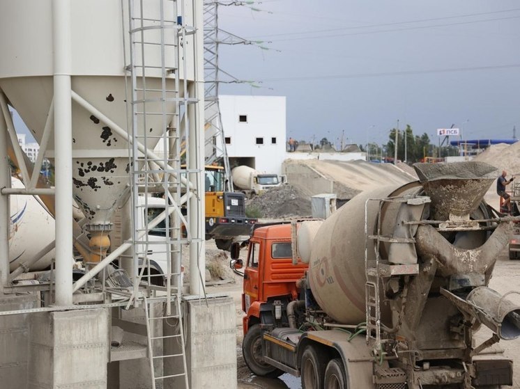 Мариупольский бетон используют при строительстве Нахимовского училища