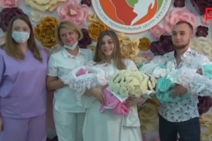Молодую маму вместе с тройняшками выписали из перинатального центра в Белгороде