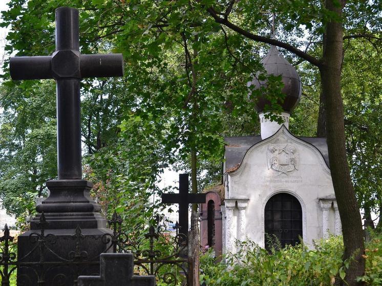 Осквернение могил на «братском» кладбище пресекли смоленские полицейские