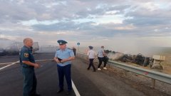 В Сети появился момент смертельной аварии, после которого загорелись два грузовика 