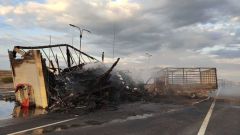 В Астрахани на камеру запечатлен момент возгорания ГАЗели и фуры, где заживо сгорел водитель 