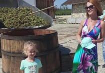 Дочь Ирины Шевчук произвела фурор на винодельне

