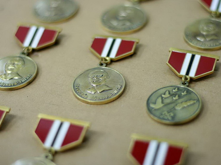 В Марий Эл учреждена медаль в честь юбилея писателя Вячеслава Абукаева-Эмгака
