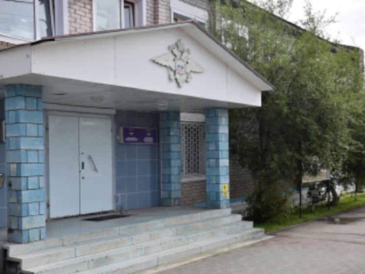 Стражи порядка в НАО уберегли от жуликов 88-летнюю старушку