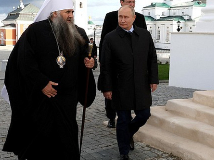 Президент Путин подарил Серафимо-Дивеевскому монастырю икону XVII века