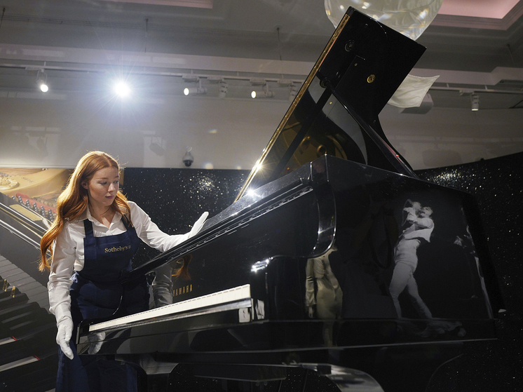 Любимый рояль Фредди ушел за 1,74 миллиона фунтов стерлингов