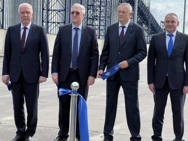 В Выборгском районе открыли первый глубоководный зерновой терминал